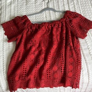 Fun fall too that can also be worn off the shoulder